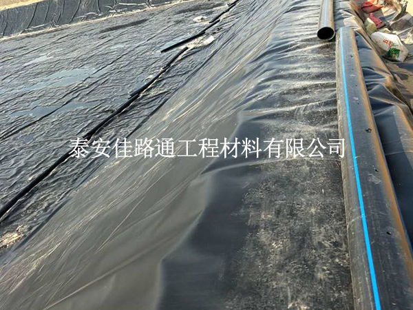 夏季鋪養殖防滲膜會“翻車”？掌握這4點施工穩如泰山